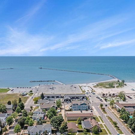 Snyders Shoreline Inn Ludington Exterior photo